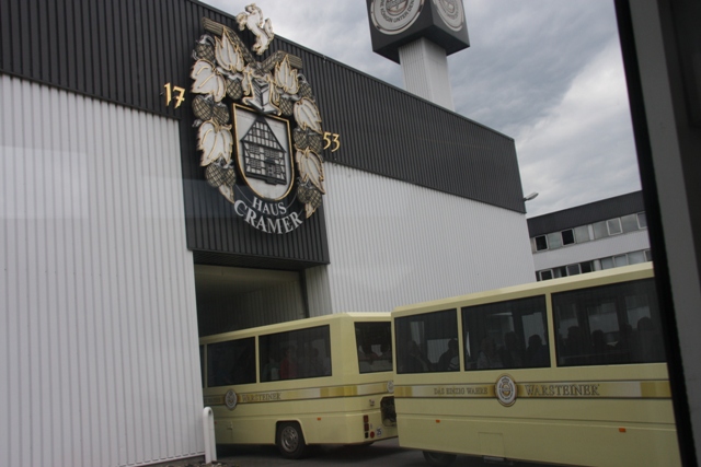 герб пивоваренной династии Крамер - владельцев Warsteiner